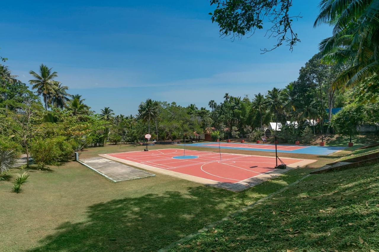 Estuary Sarovar Premiere Poovar Island Kültér fotó