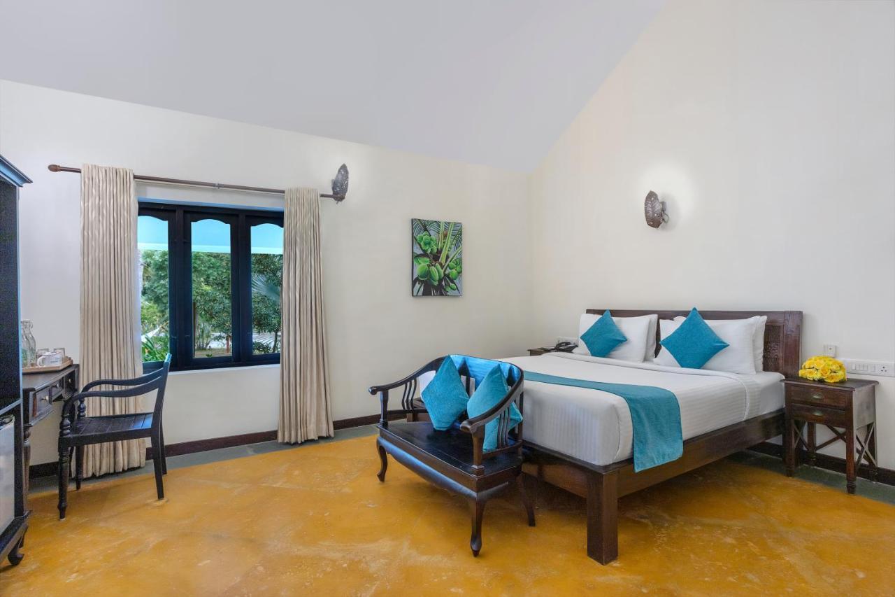 Estuary Sarovar Premiere Poovar Island Kültér fotó