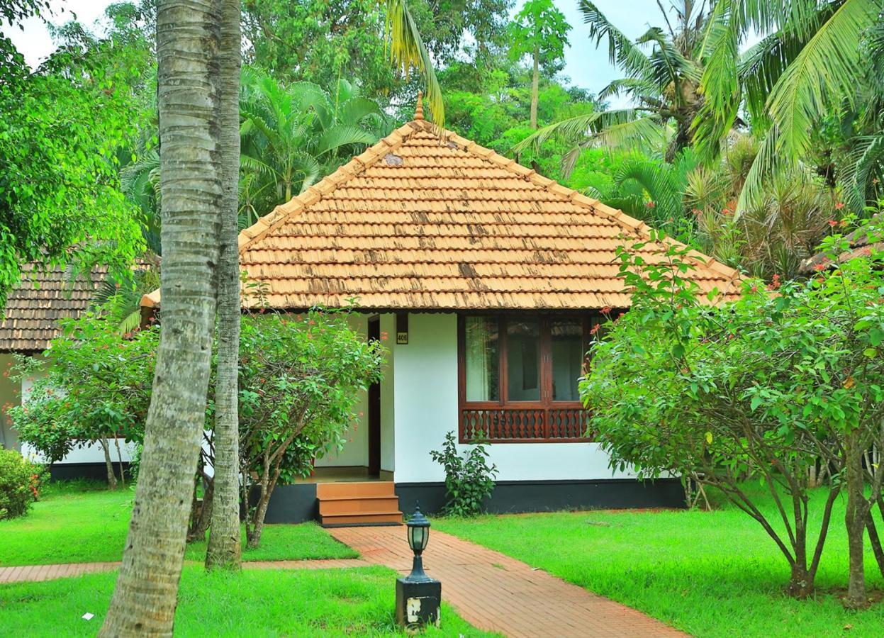 Estuary Sarovar Premiere Poovar Island Kültér fotó