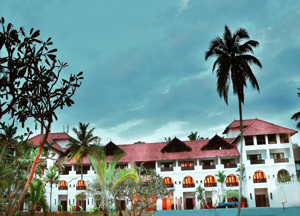 Estuary Sarovar Premiere Poovar Island Kültér fotó