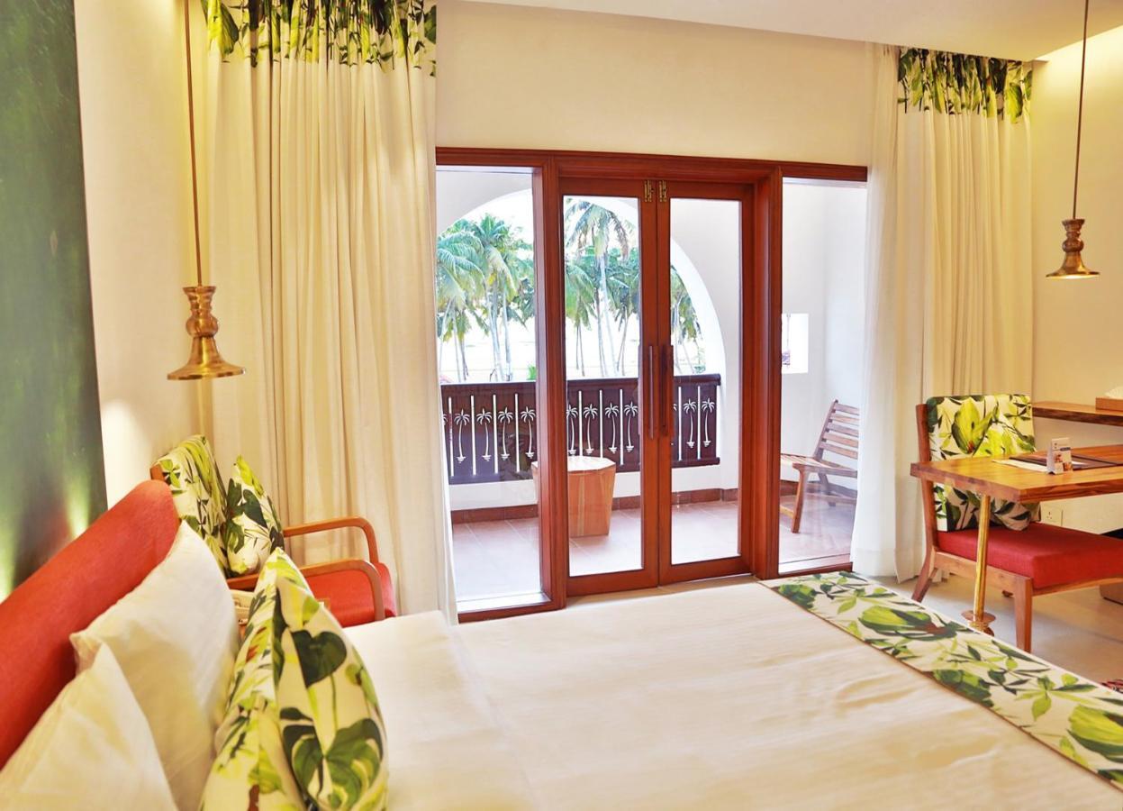 Estuary Sarovar Premiere Poovar Island Kültér fotó