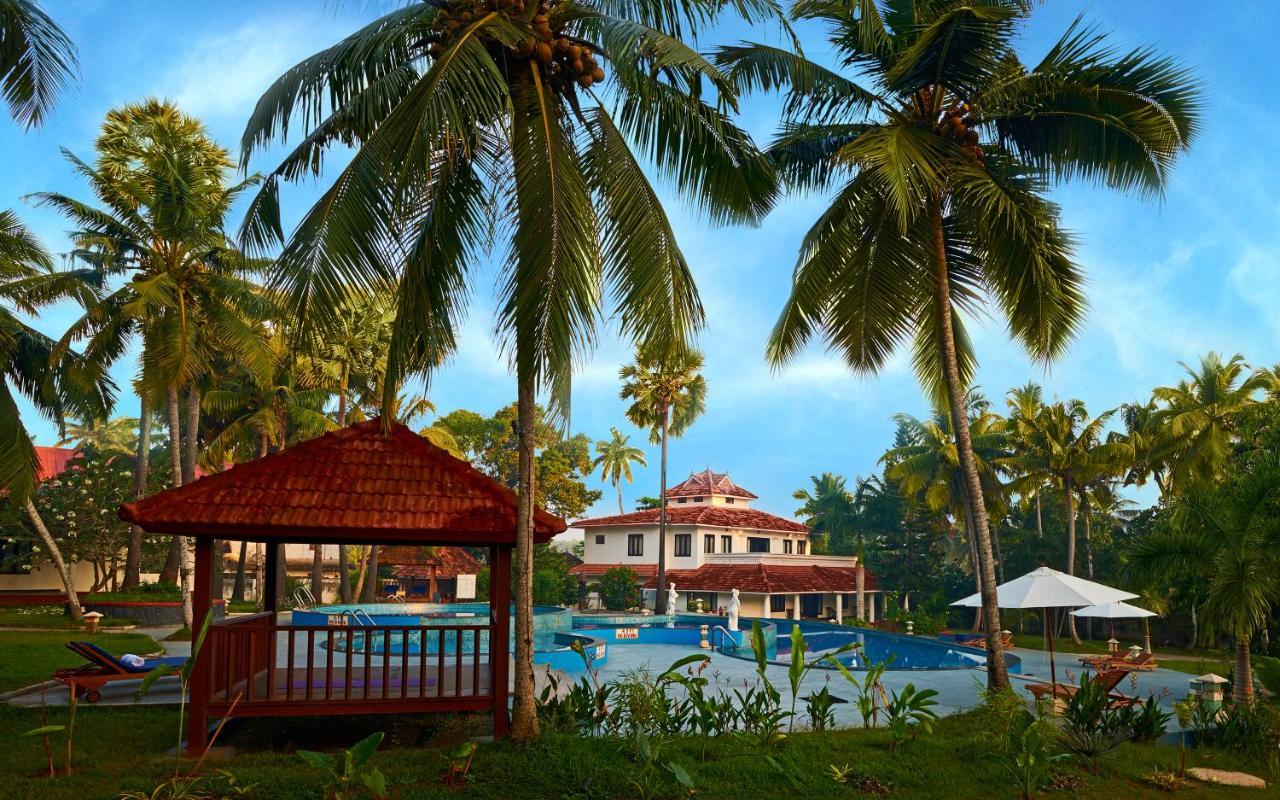 Estuary Sarovar Premiere Poovar Island Kültér fotó